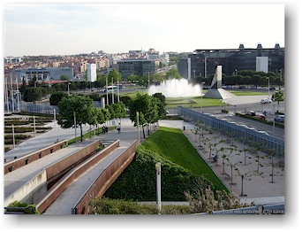entrance to the parque juan carlos I in madrid, spain