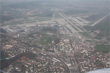 Flughafen Zürich-Kloten aus der Vogelperspektive
